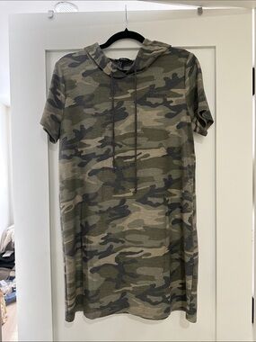 Forever 21 Camo Hooded Tee Dress - Olive, Khaki, Dark Gray